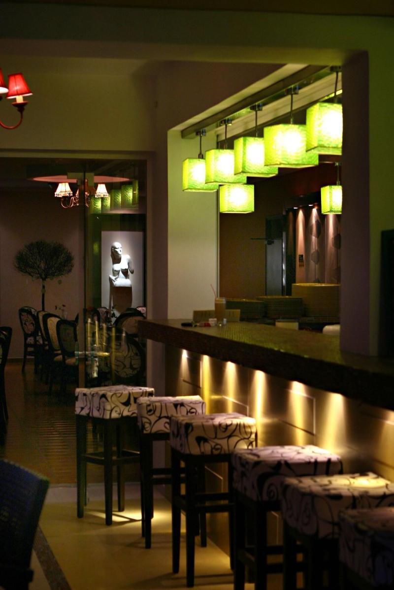 Hotel Ionis Art 4*