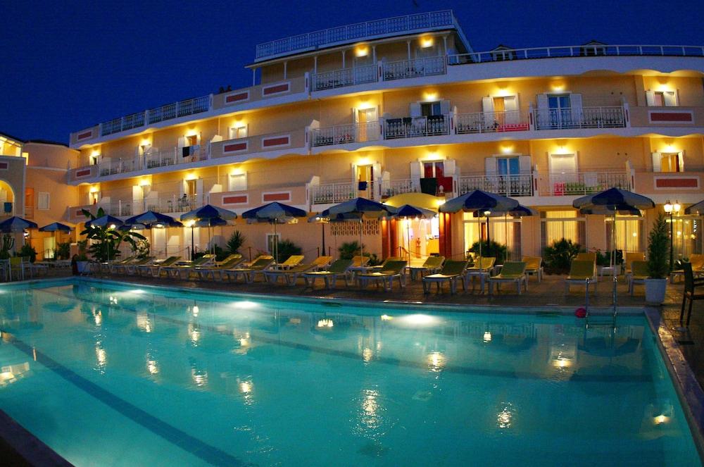 Hotel Ionis Art